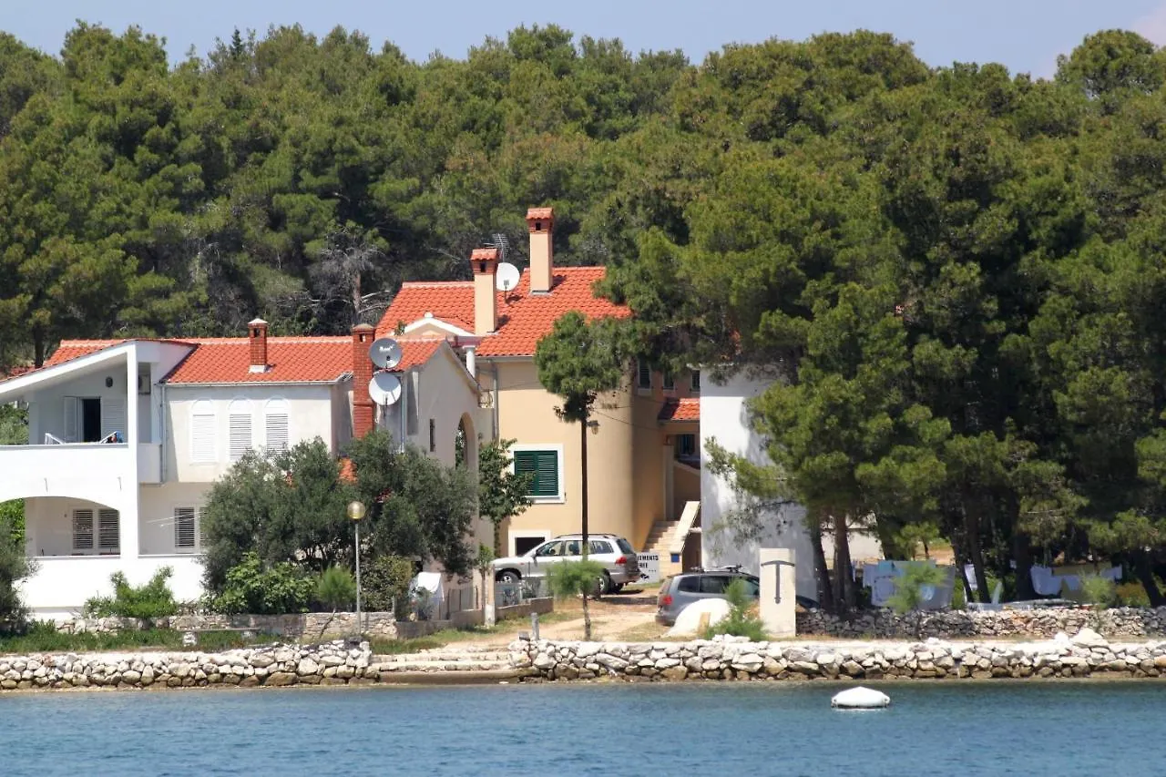 Apartment Verunic 8103A Veli Rat