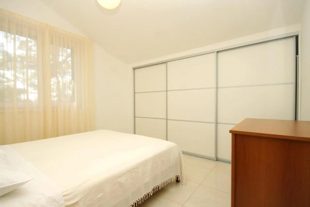 Apartment Verunic 8103A فيلي رات كرواتيا